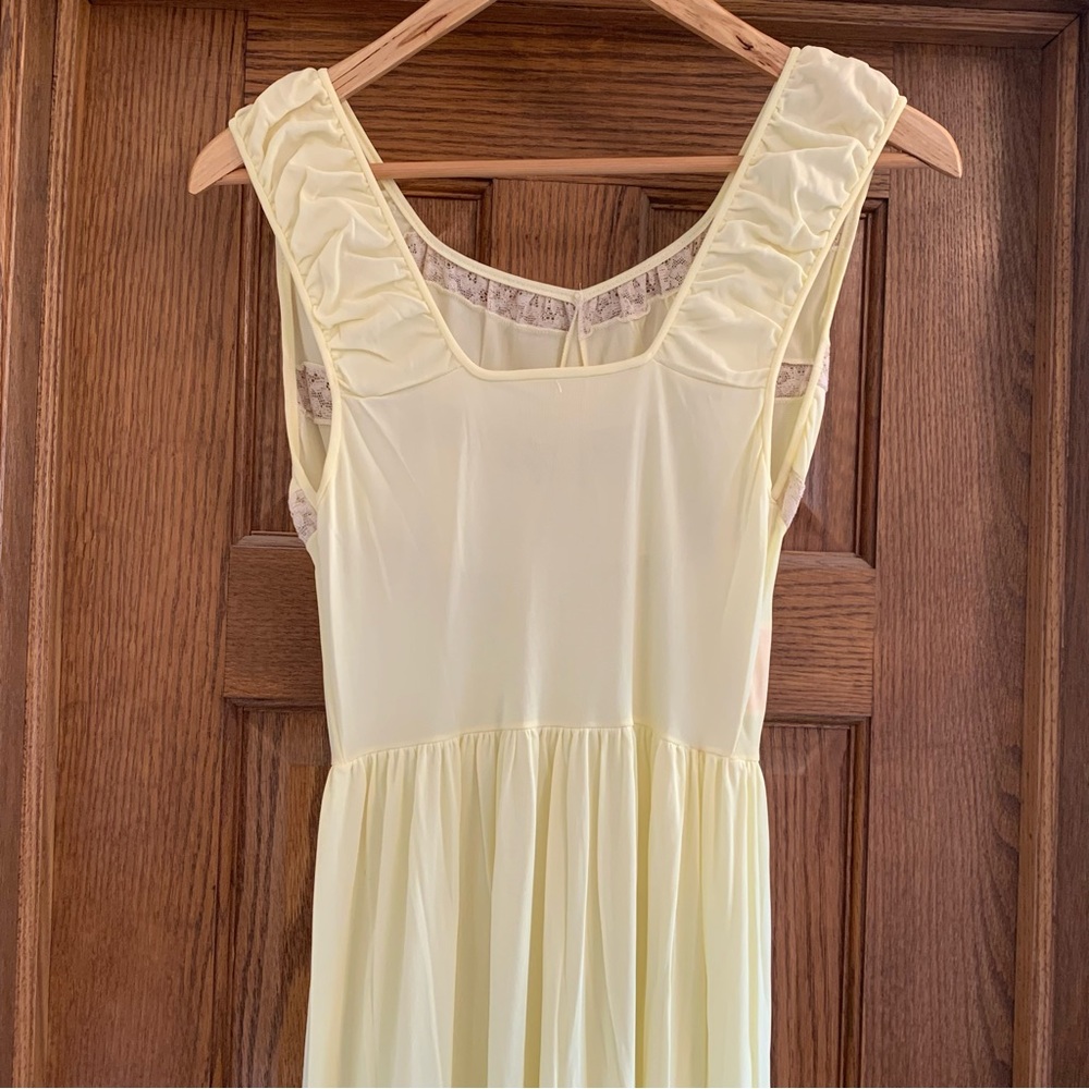 Vintage Snowdon Nightgown - Picture 8 of 9
